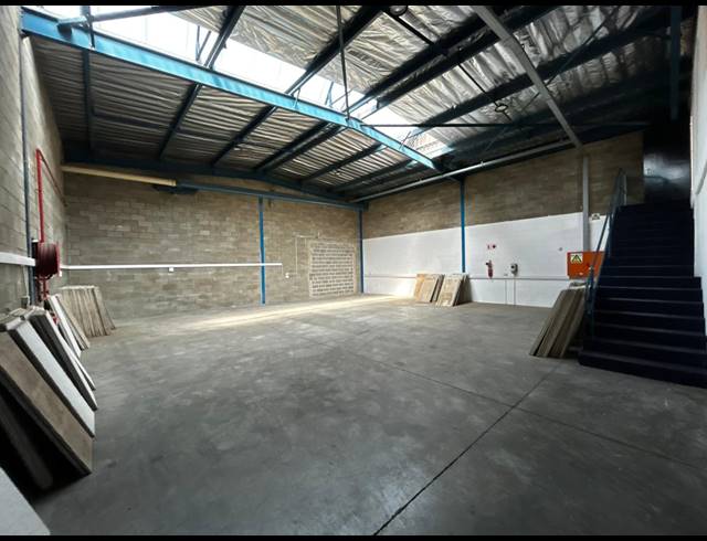 265M² WAREHOUSE TO LET IN EASTGATE